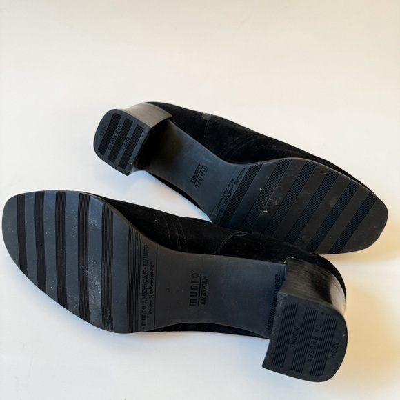 Munro American Slip On Heels - Picture 6 of 6